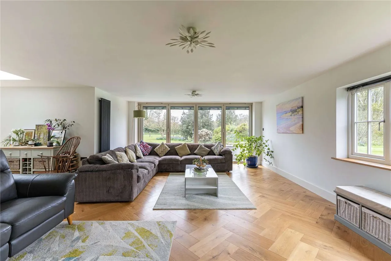 Lyons Road, Slinfold, Horsham, West Sussex, RH13 0QS, photo 6