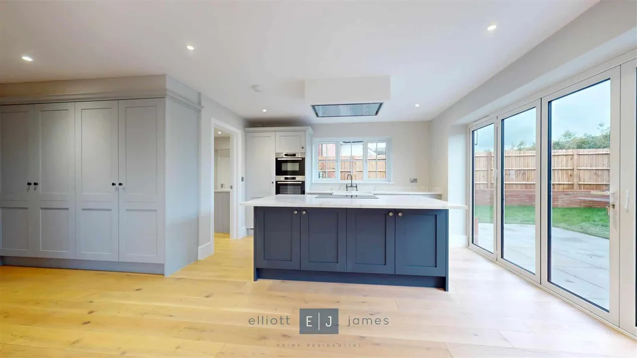Clovis Close, Loughton, photo 8