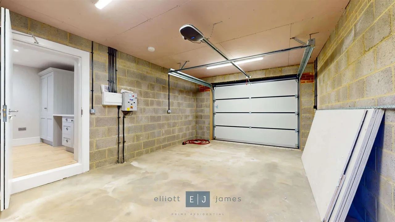 Clovis Close, Loughton, photo 6