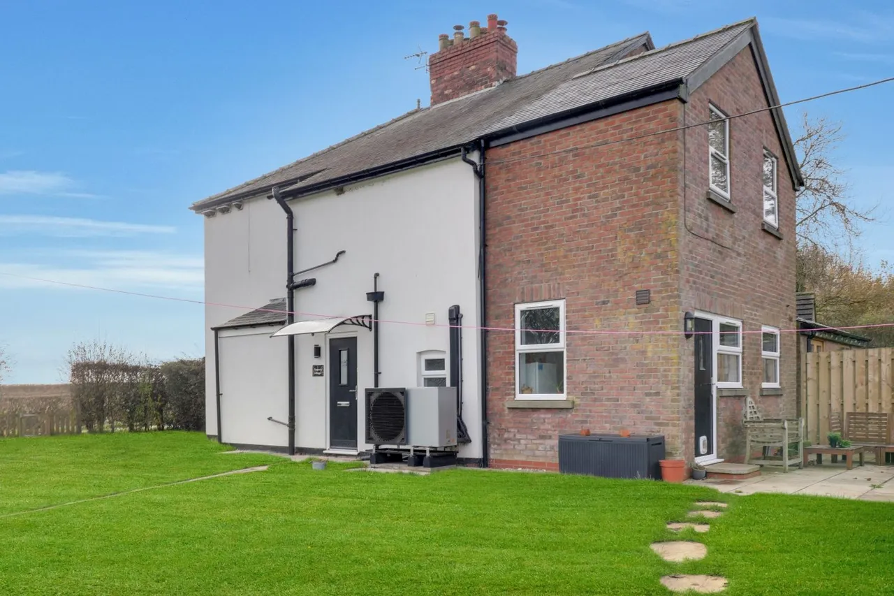 White Gap Lane, High Hunsley, HU20, photo 13