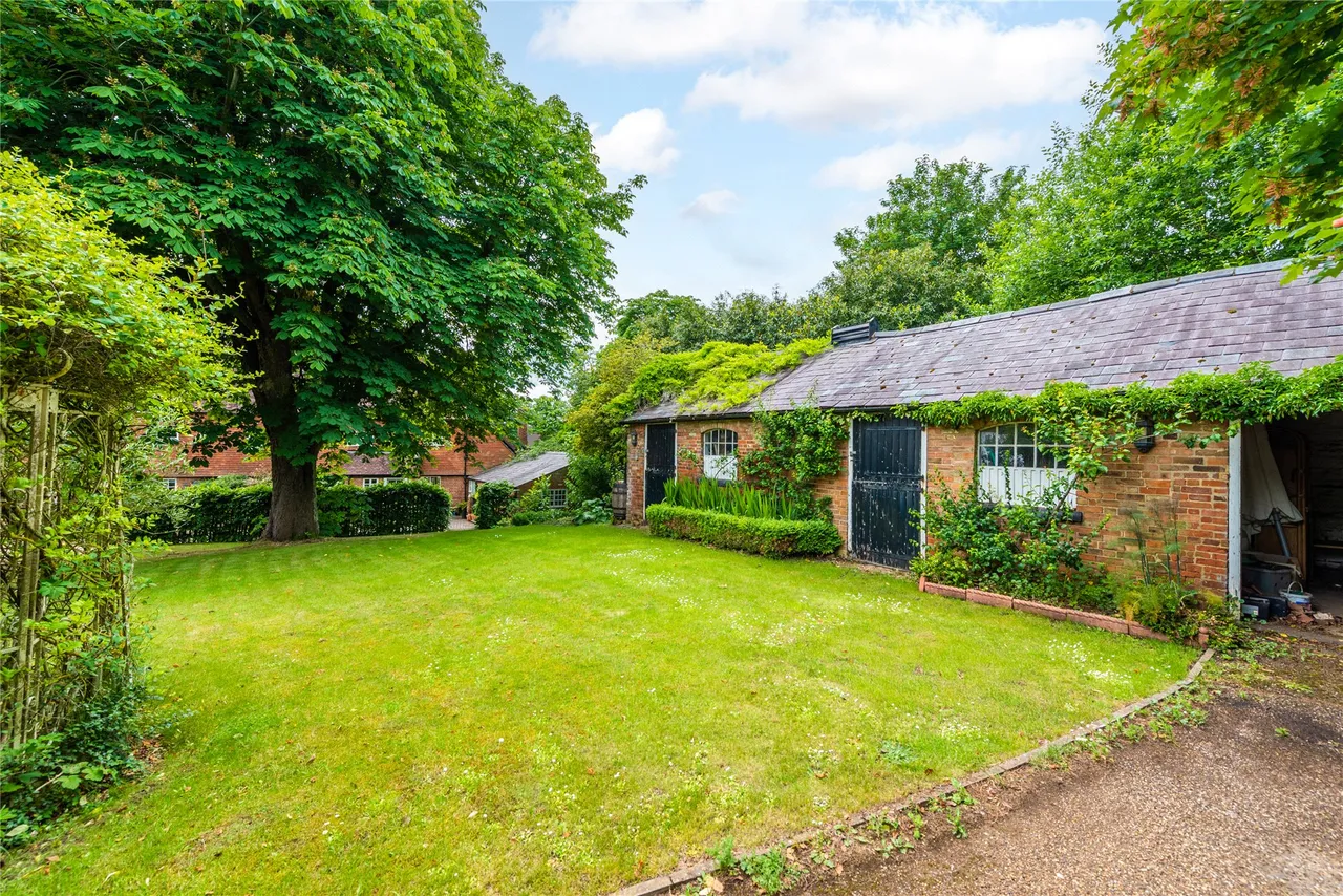 Watling Street, Little Brickhill, MK17, photo 21