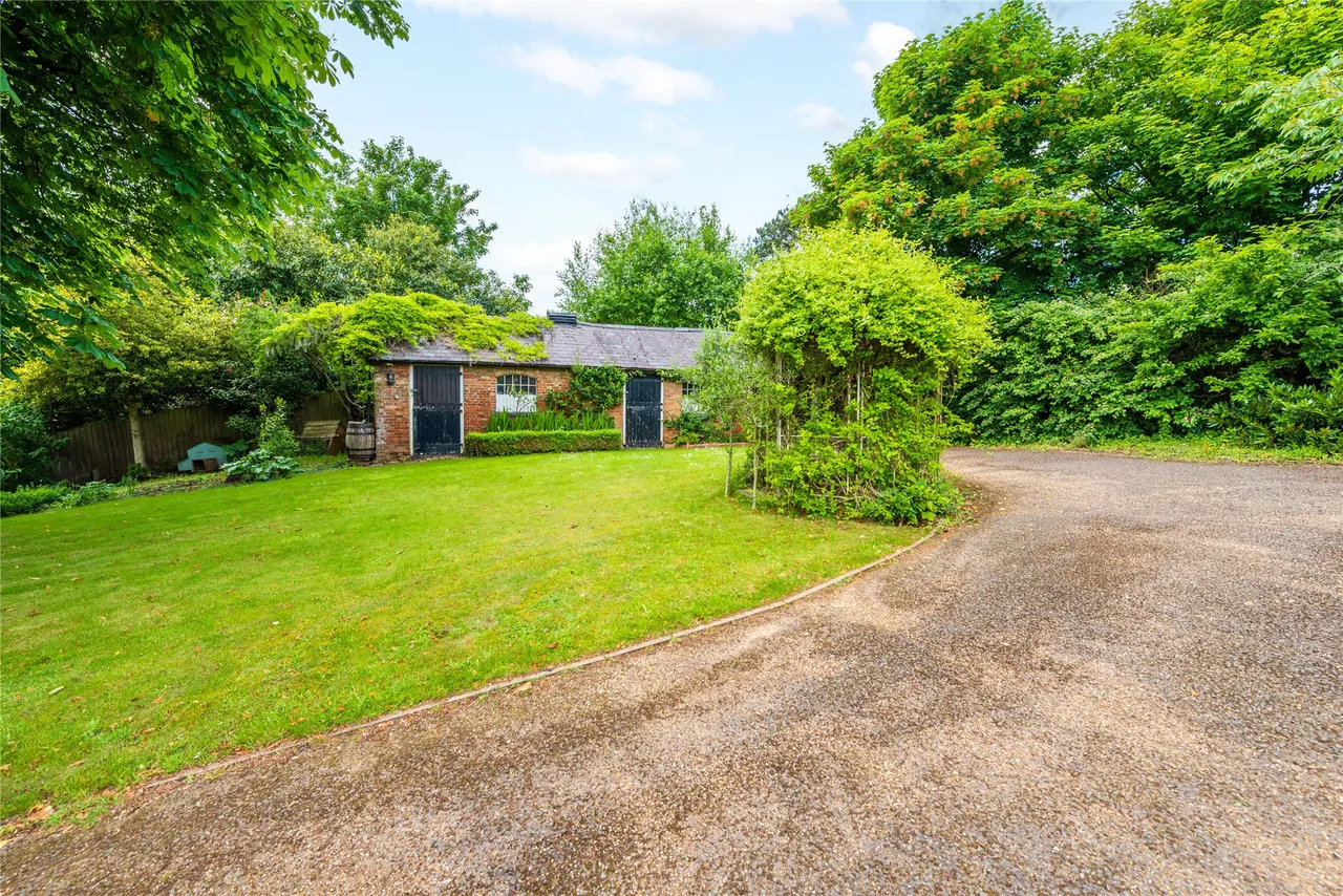 Watling Street, Little Brickhill, MK17, photo 22