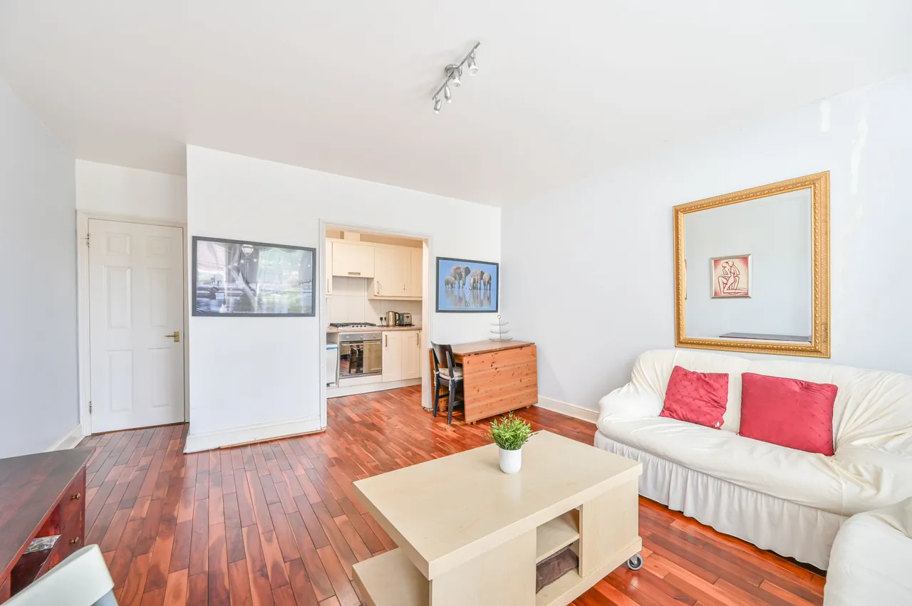 2a Exeter Mansions, Exeter Road, London, photo 8