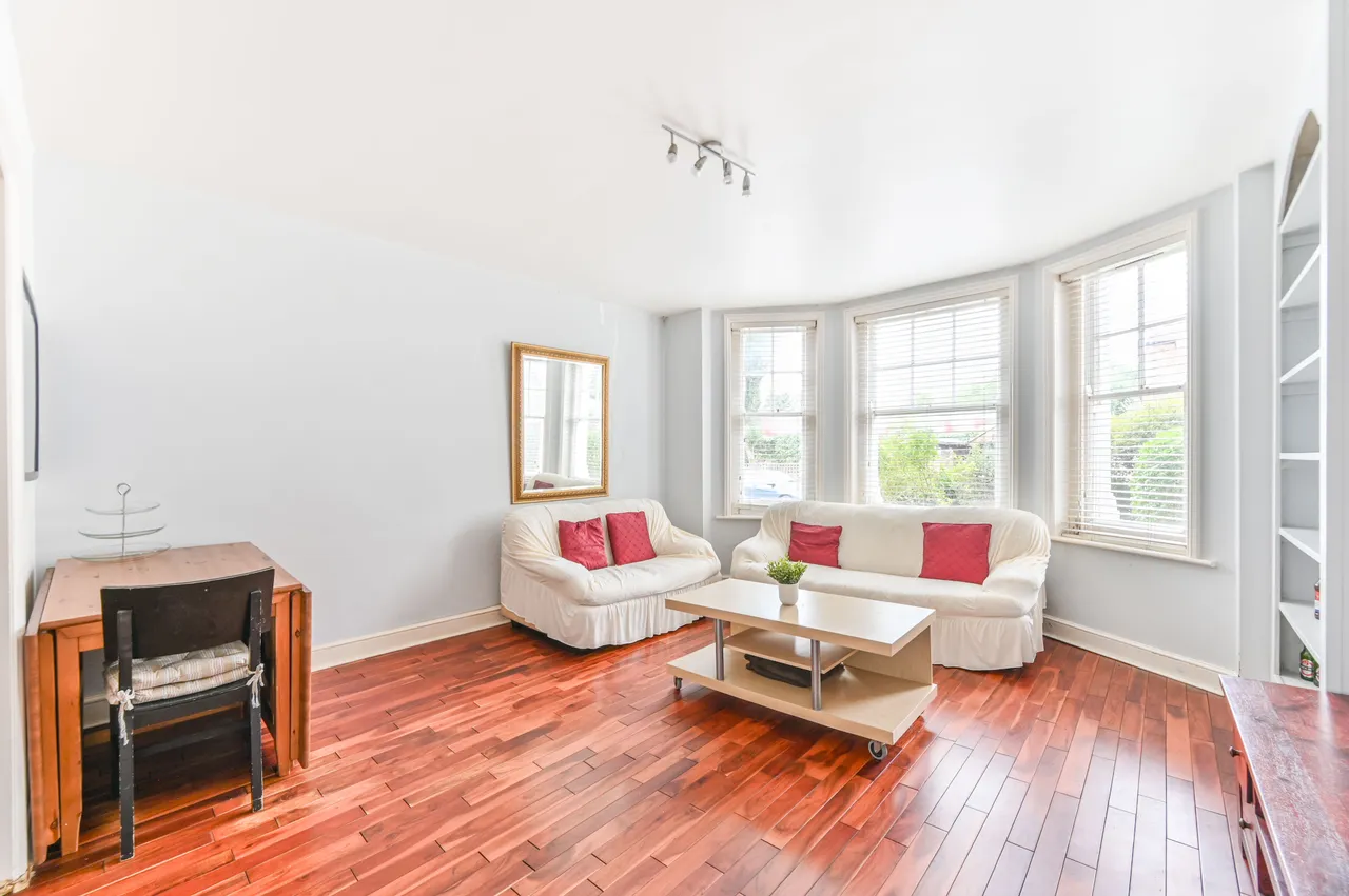 2a Exeter Mansions, Exeter Road, London, photo 2