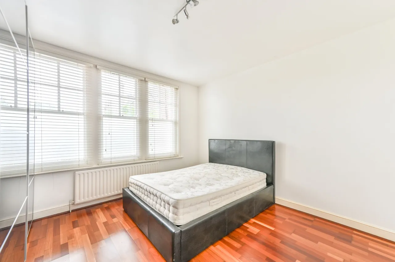 2a Exeter Mansions, Exeter Road, London, photo 4