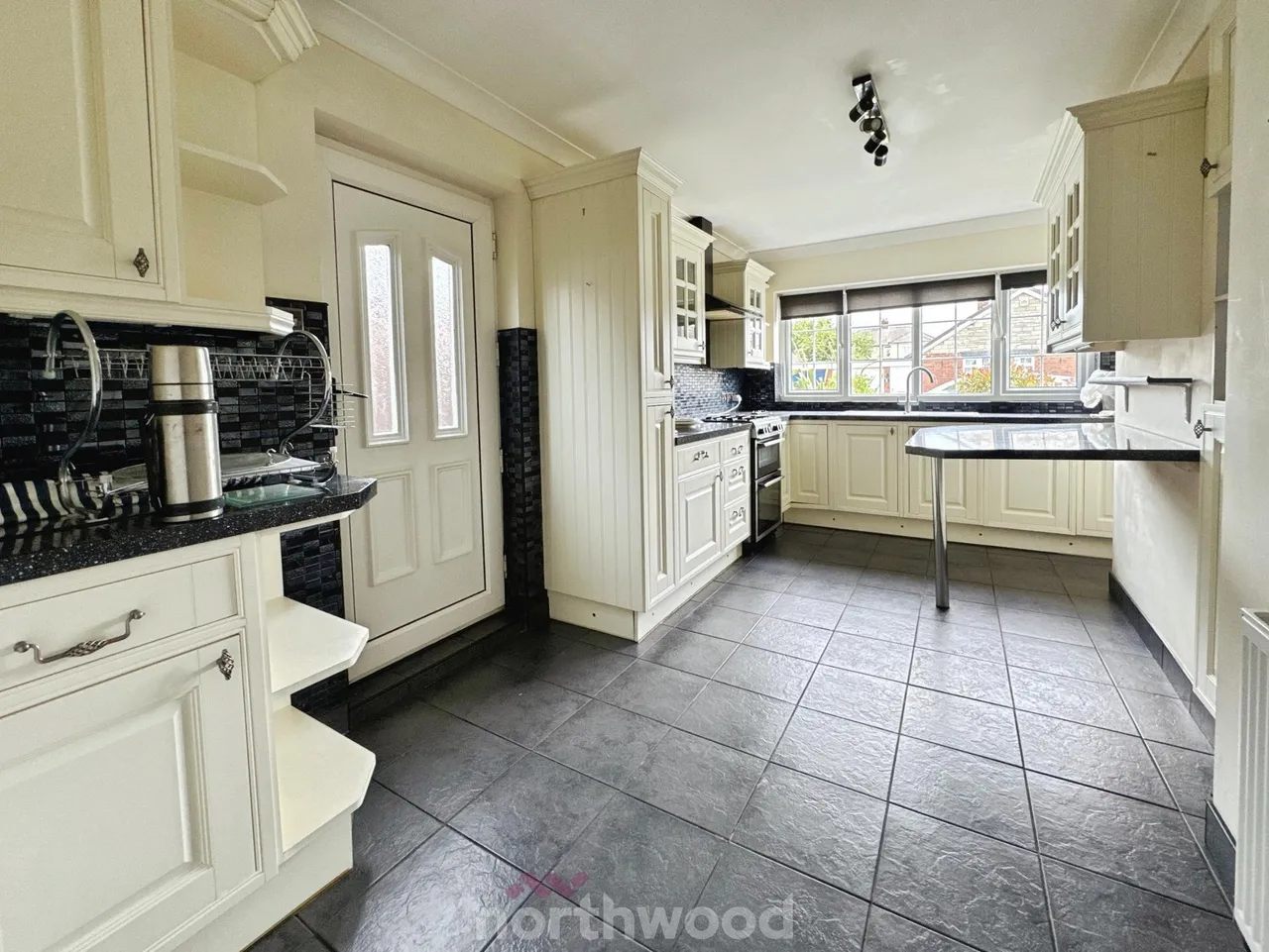 Newfield Avenue, Moorends, DN8, photo 5