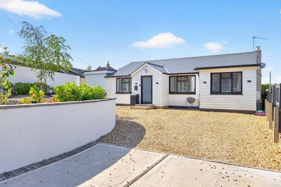 3 bed house for sale, Priory Farm Lane, Newport, PO30