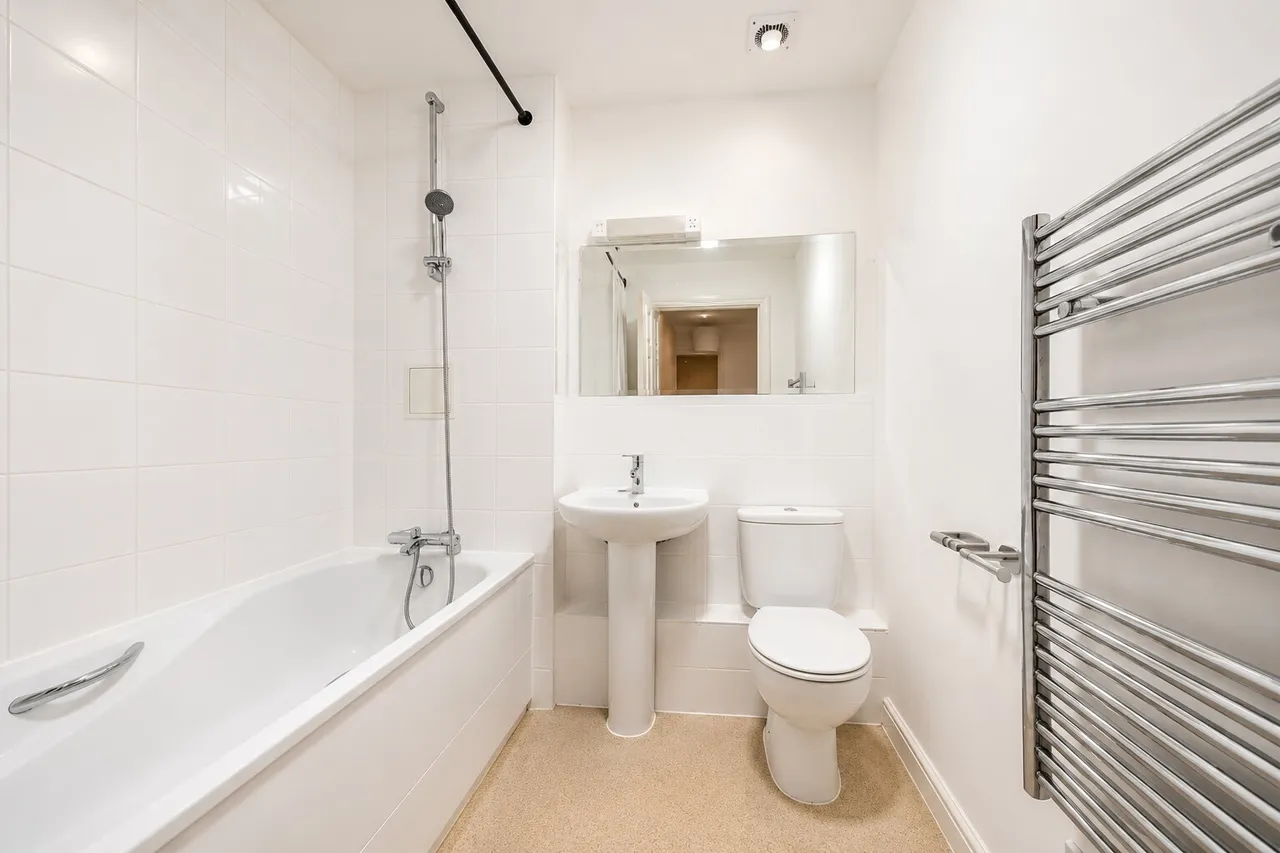 Effra Parade, London, SW2, photo 5