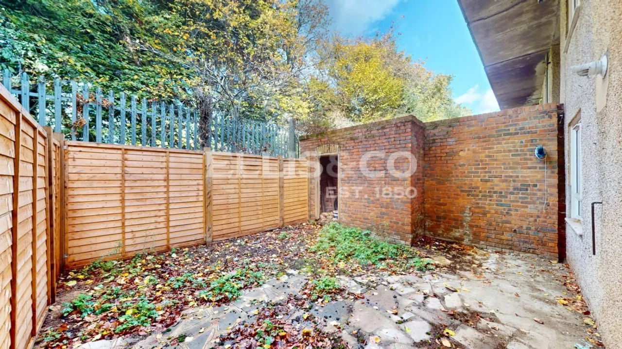 3 bed flat for sale, Community Road, Greenford, UB6