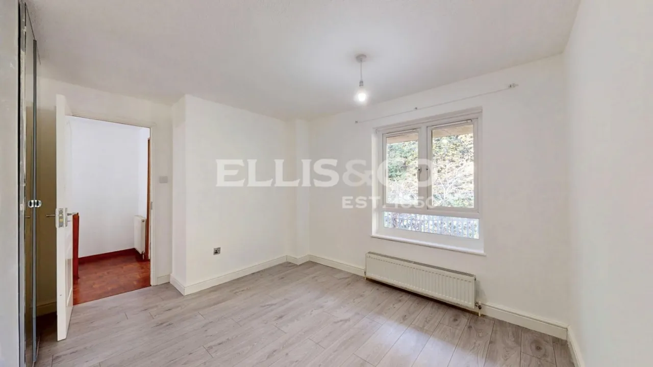 Community Road, Greenford, UB6, photo 14