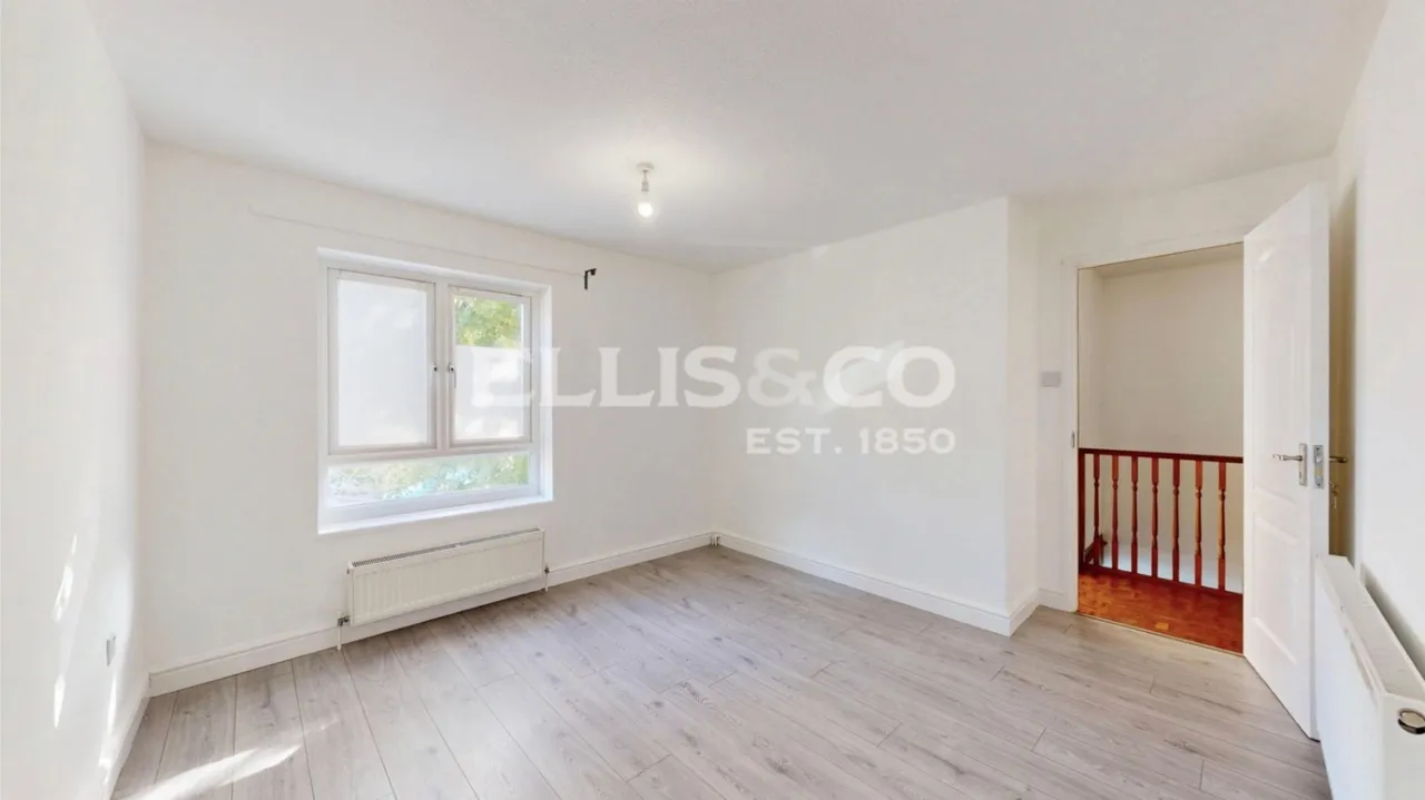 Community Road, Greenford, UB6, photo 16