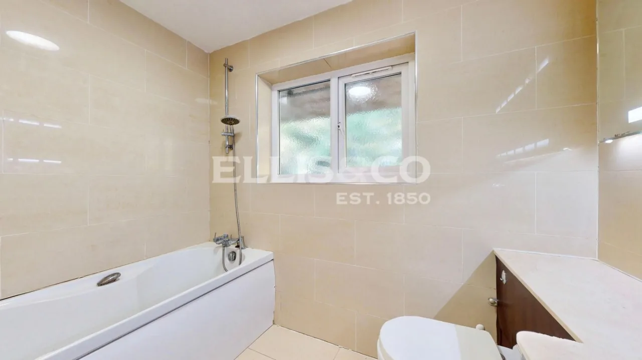 Community Road, Greenford, UB6, photo 12