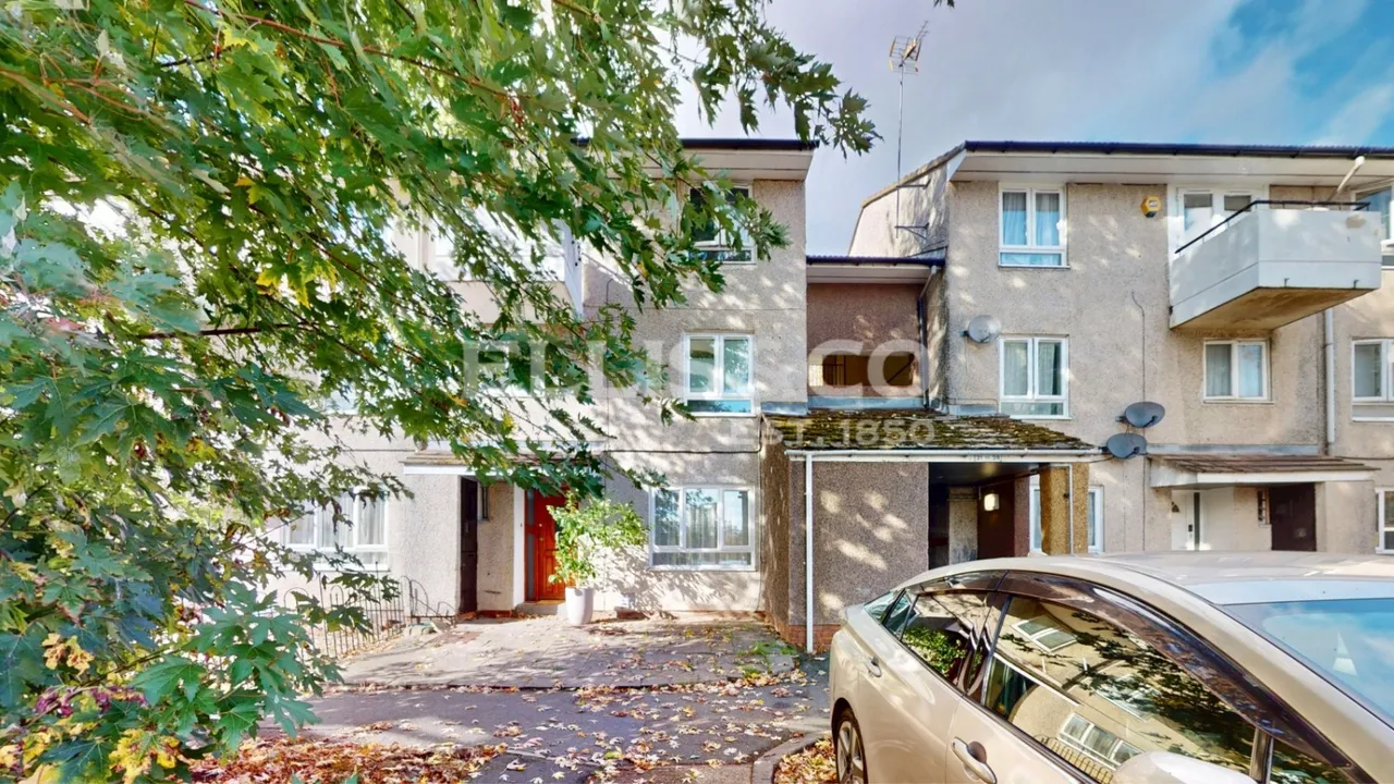 Community Road, Greenford, UB6, photo 22