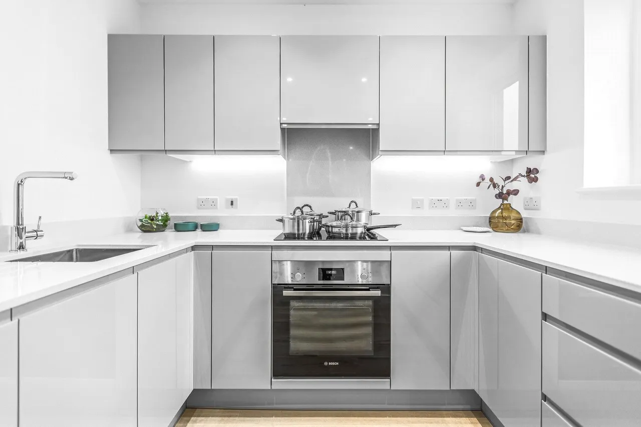 Vernal Way, London, N18, photo 2
