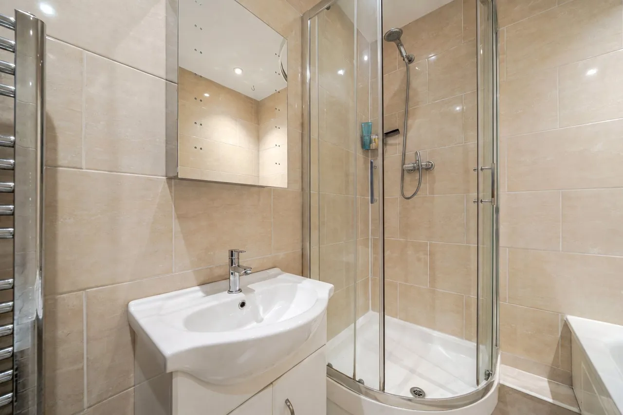 Lordship Lane, SE22, photo 9