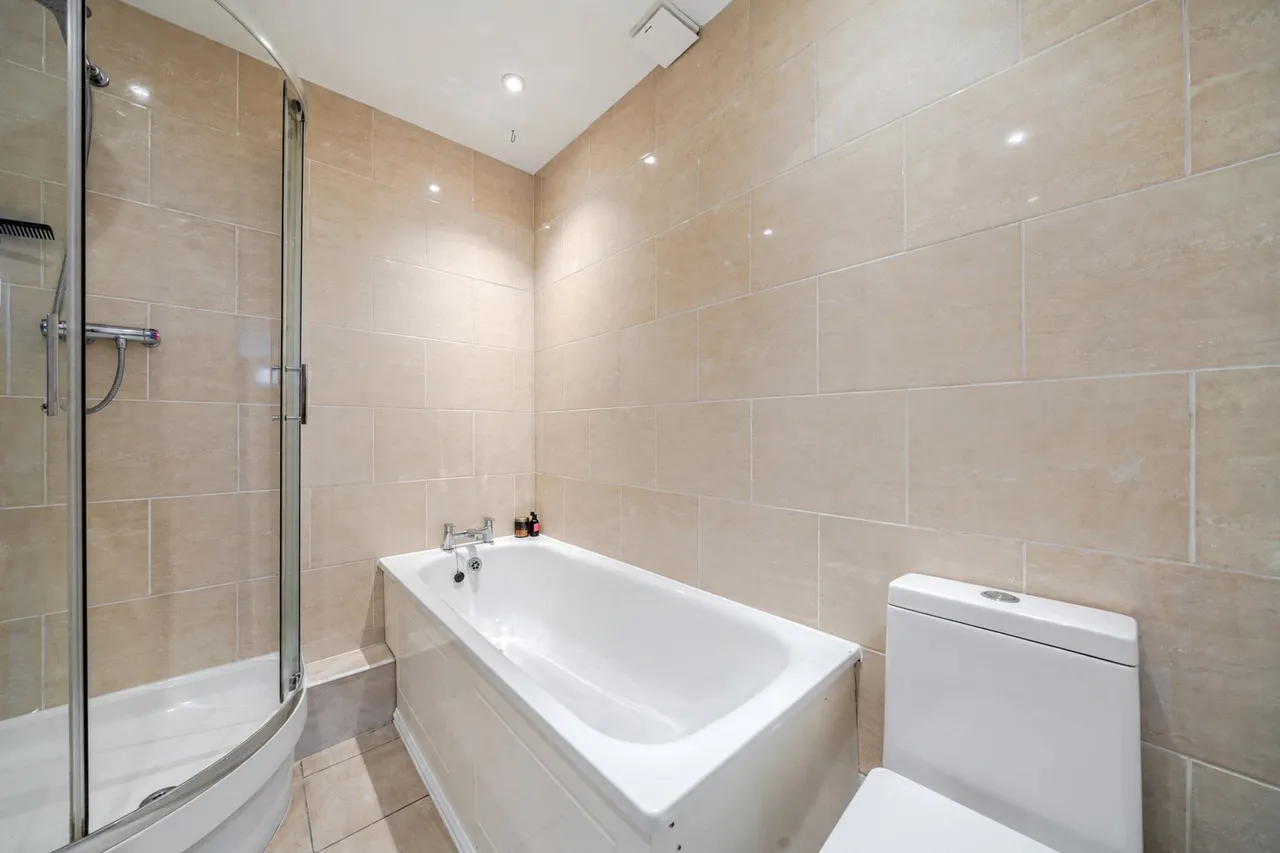 Lordship Lane, SE22, photo 10