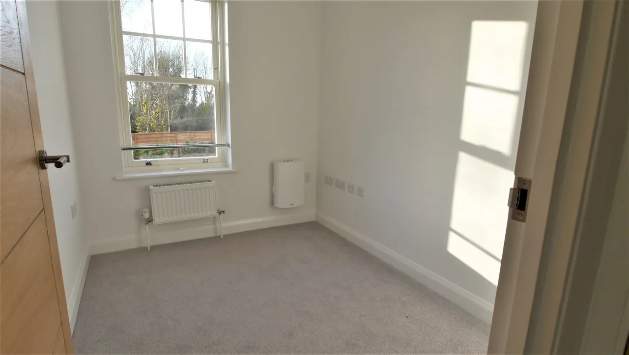 Brighton Road, Handcross, RH17, photo 8
