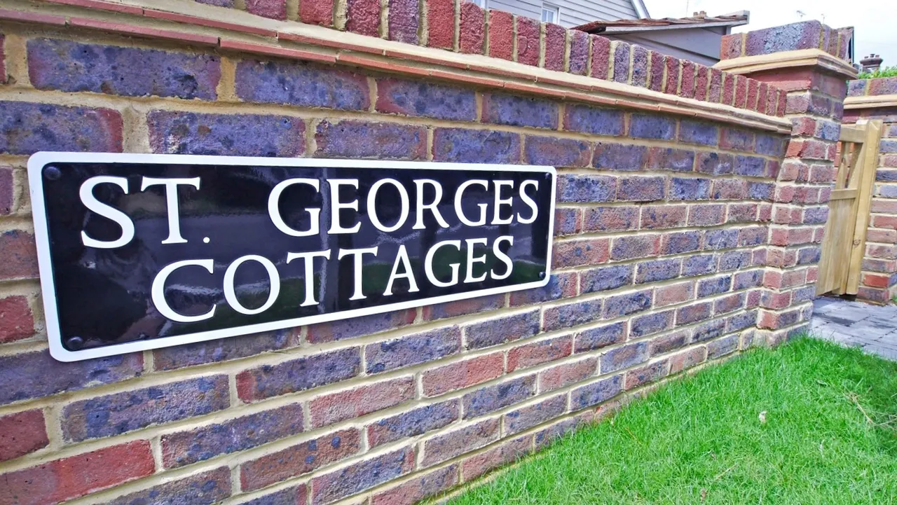 Brighton Road, Handcross, RH17, photo 13
