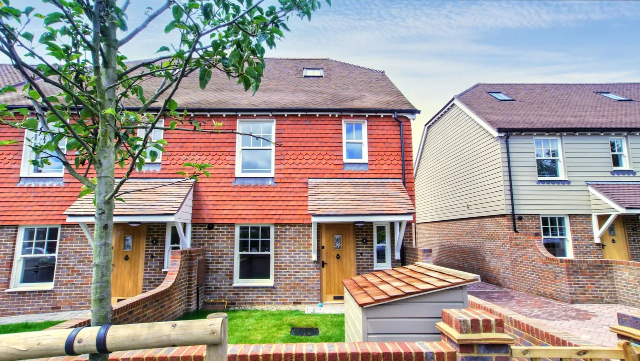 4 bed property for sale, Brighton Road, Handcross, RH17