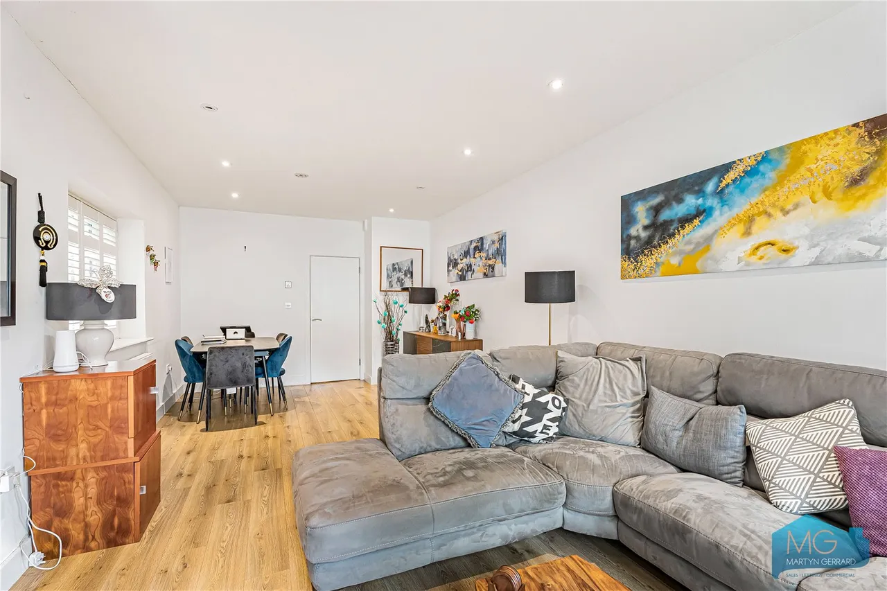 York Road, New Barnet, EN5, photo 6