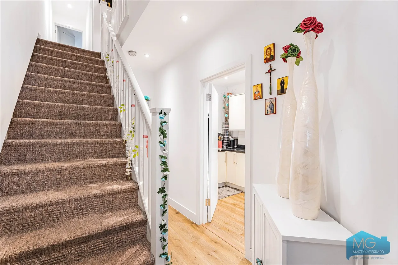 York Road, New Barnet, EN5, photo 9