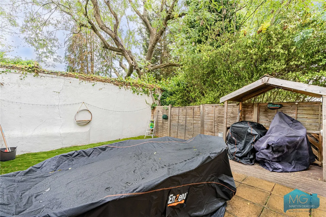 York Road, New Barnet, EN5, photo 19
