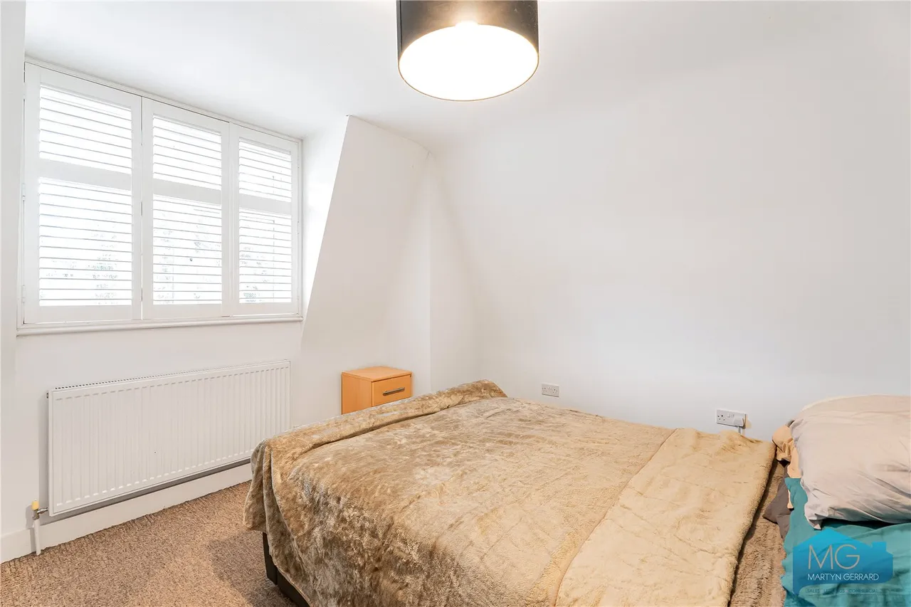 York Road, New Barnet, EN5, photo 13