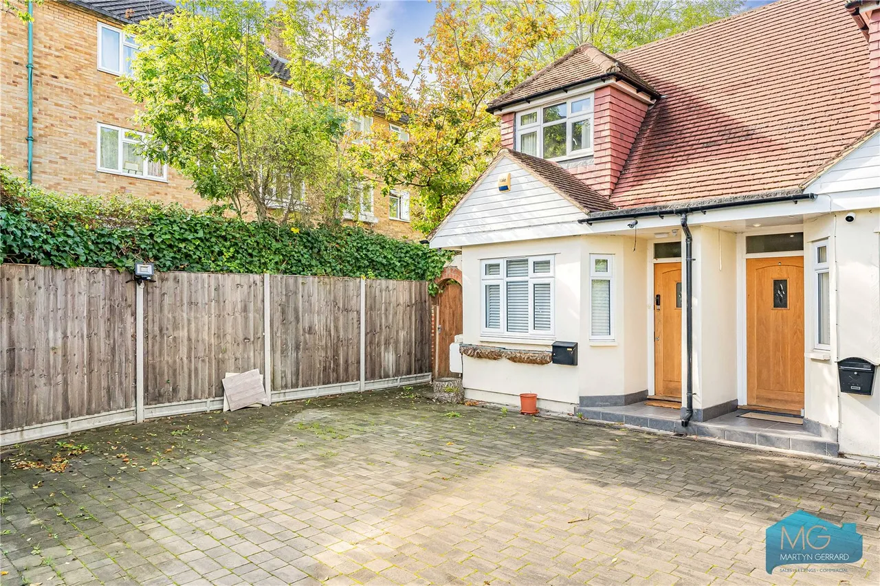 York Road, New Barnet, EN5, photo 21