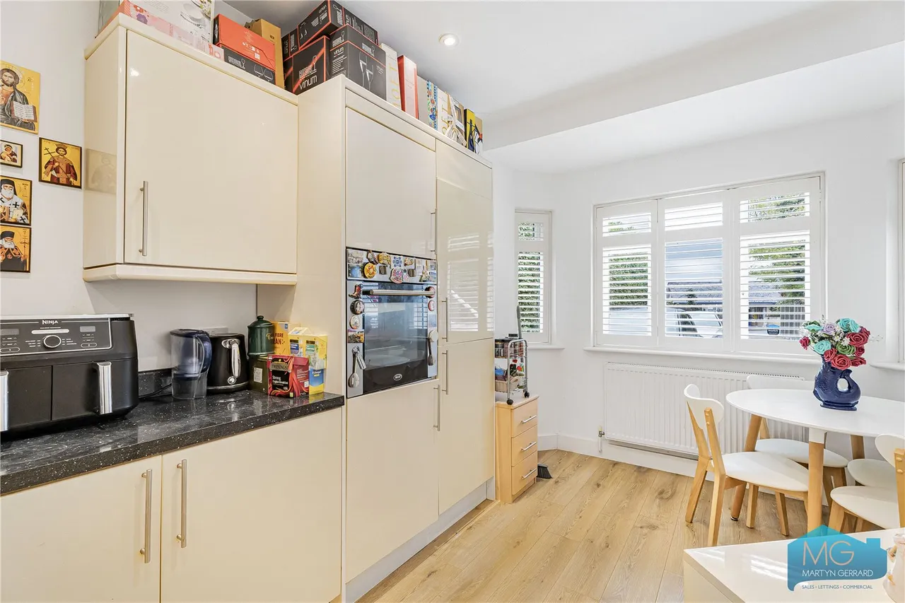 York Road, New Barnet, EN5, photo 4