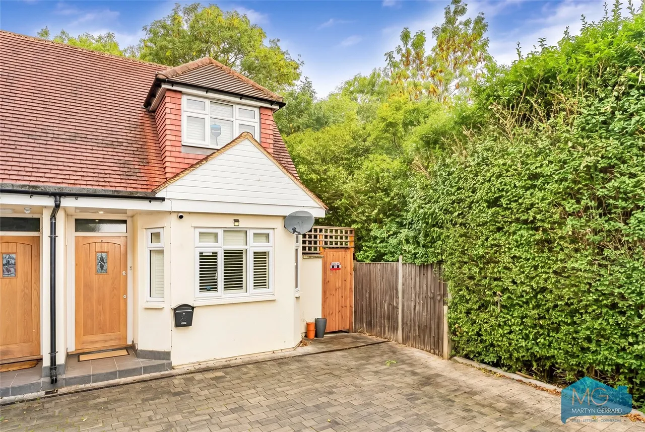 York Road, New Barnet, EN5, photo 23