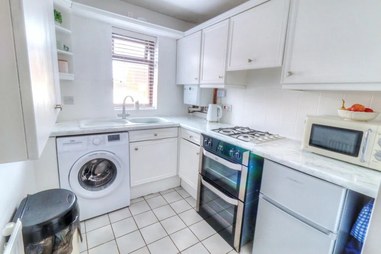 Wycombe Road, Stokenchurch, HP14, photo 4