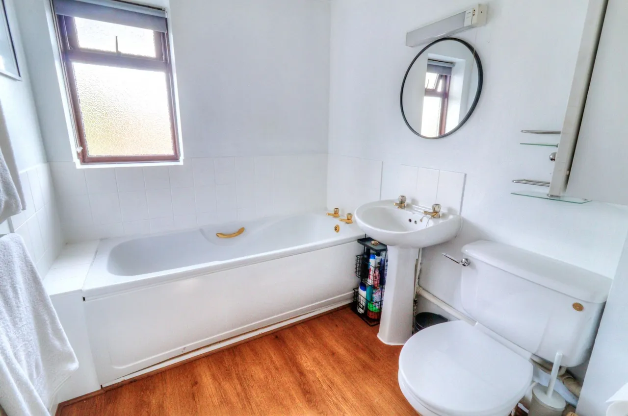 Wycombe Road, Stokenchurch, HP14, photo 7
