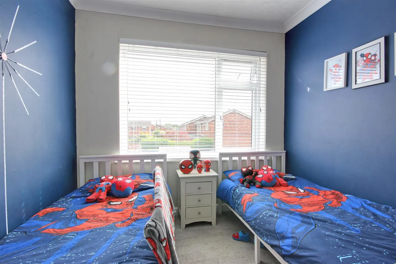 National Avenue, Hull, photo 12