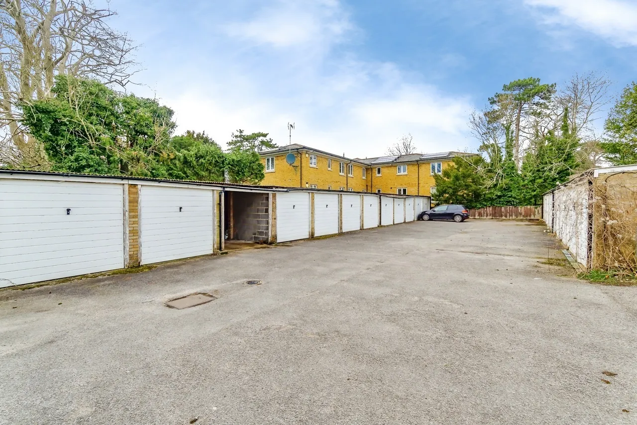 Tupwood Lane, Caterham, Surrey, CR3, photo 6