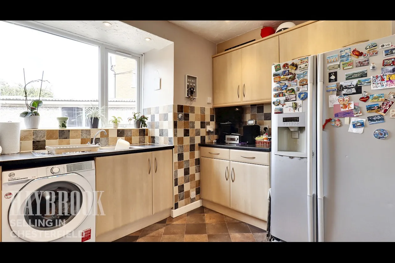 Bateman Close, Chesterfield, photo 9