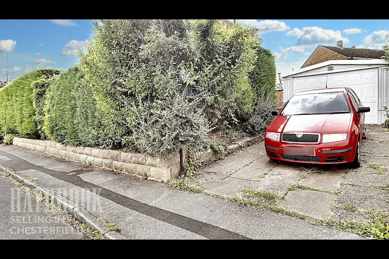 Bateman Close, Chesterfield, photo 32