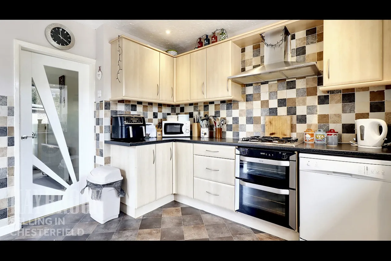 Bateman Close, Chesterfield, photo 10