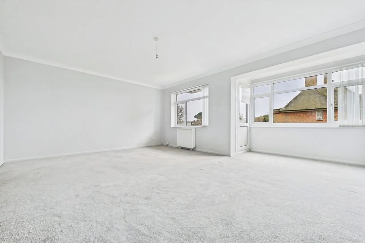 Dixwell Road, Folkestone, photo 10