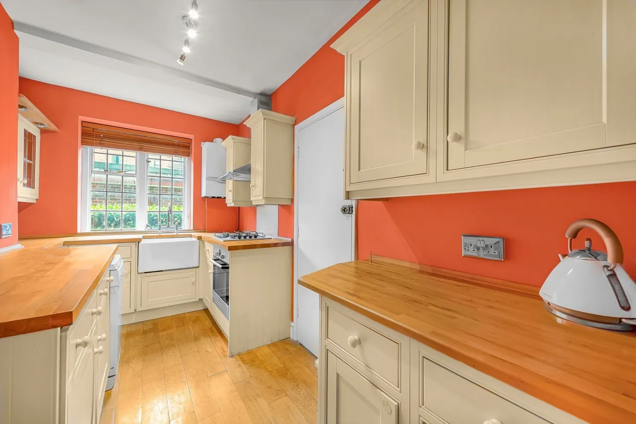 Newnham House, Manor Fields, SW15, photo 3