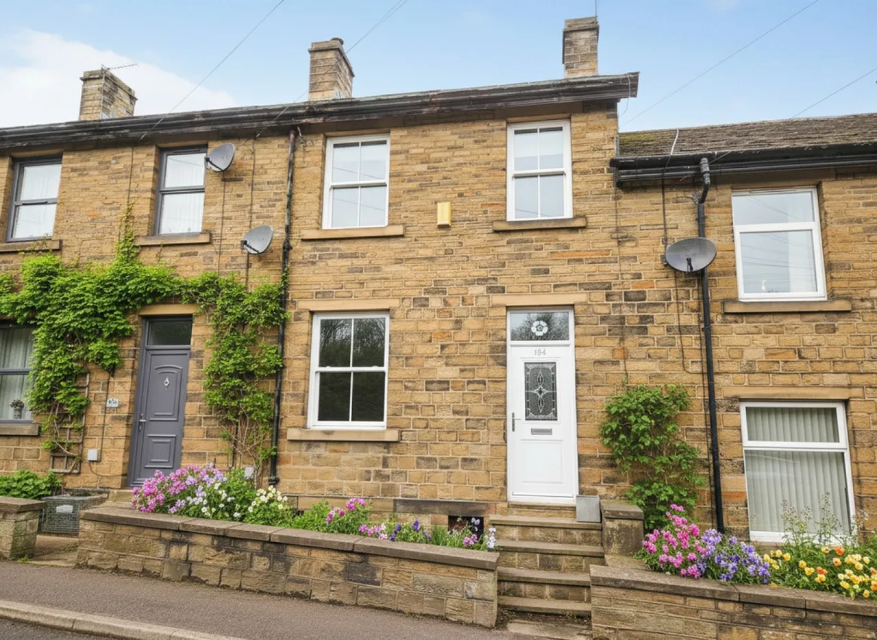 3 bed house to rent — Abbey Road, Shepley