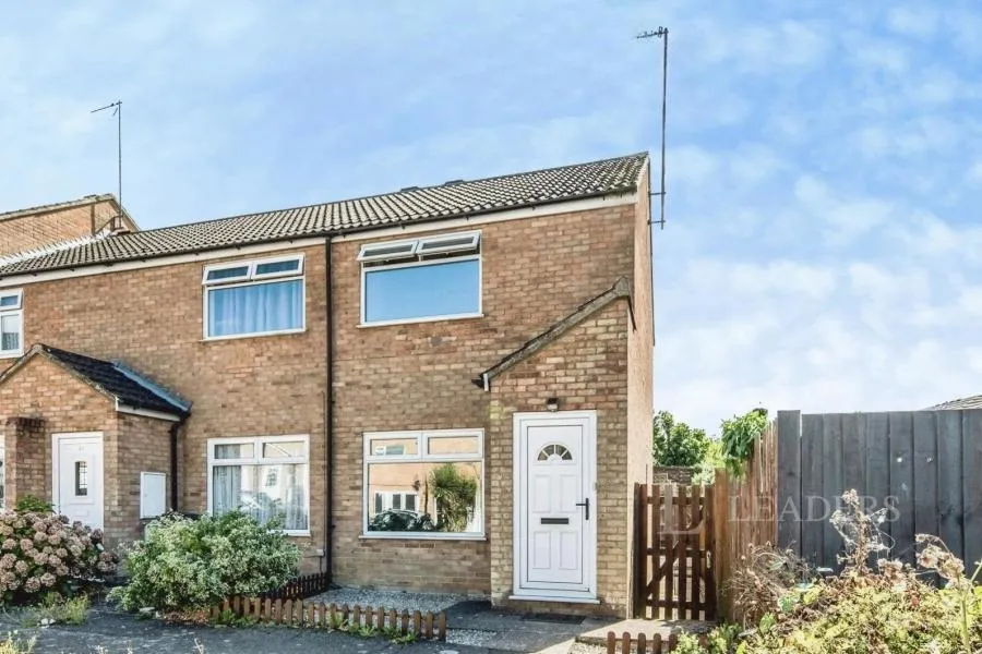 2 bed house for sale, Fetlock Close, Clapham, MK41