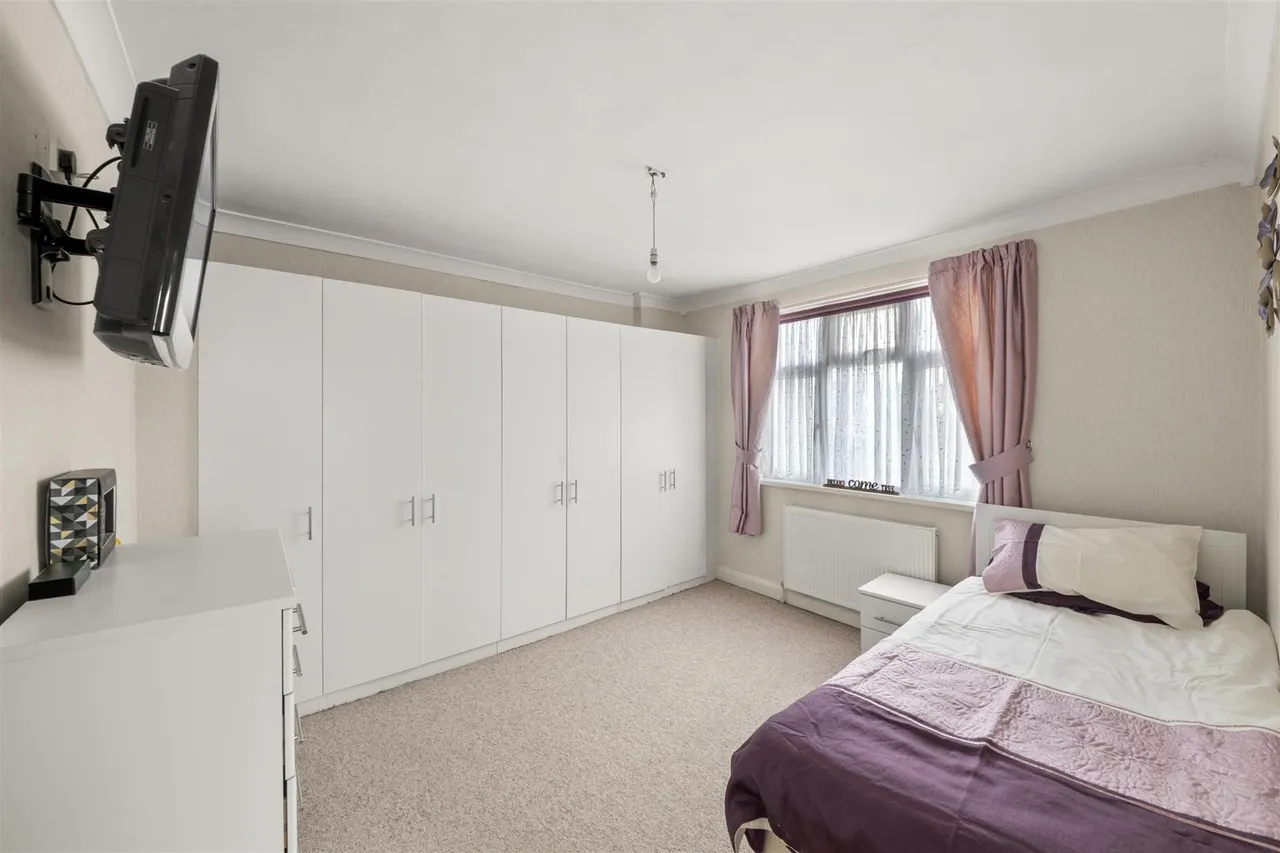 Heath Road, Hillingdon, photo 9