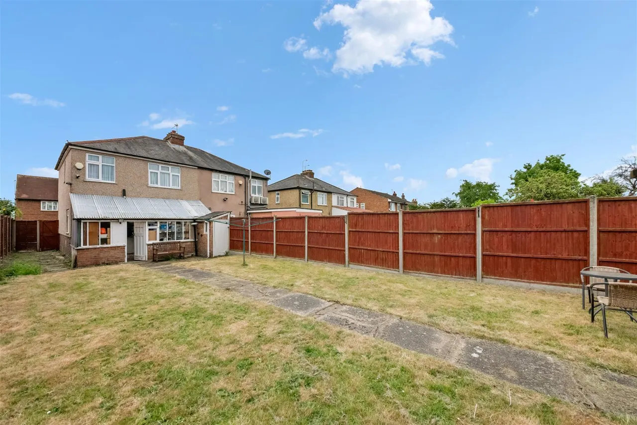 Heath Road, Hillingdon, photo 11