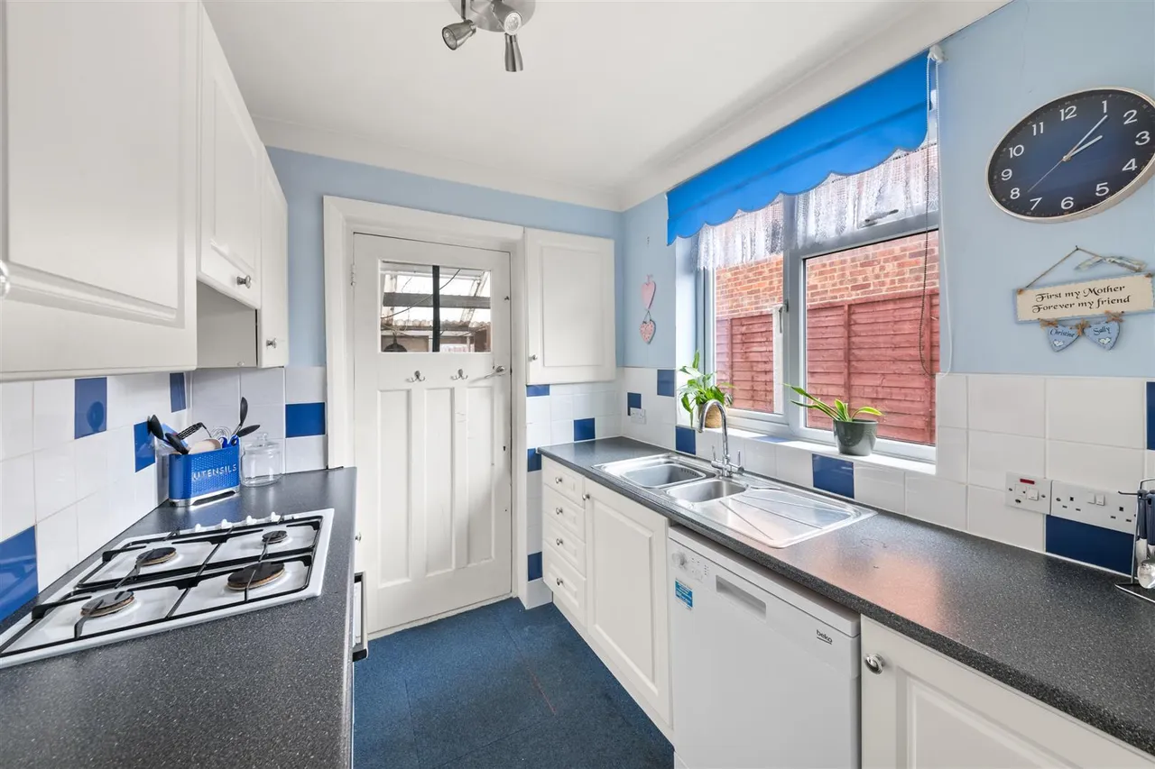 Heath Road, Hillingdon, photo 5