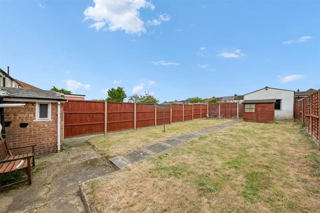 Heath Road, Hillingdon, photo 10