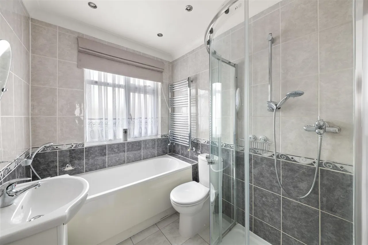 Heath Road, Hillingdon, photo 6