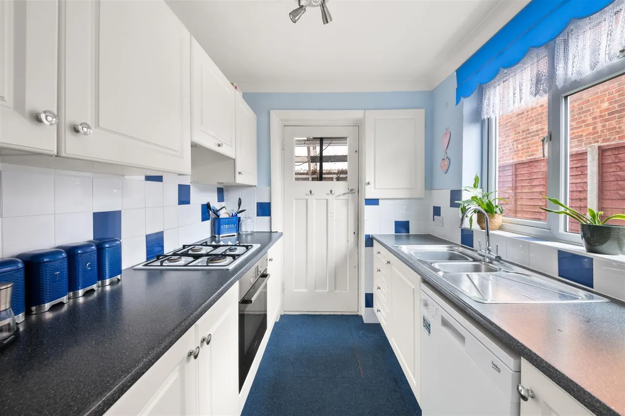 Heath Road, Hillingdon, photo 4