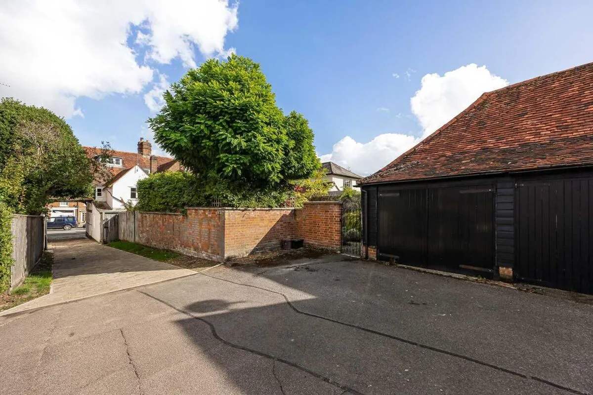 High Street, Amersham, HP7, photo 30