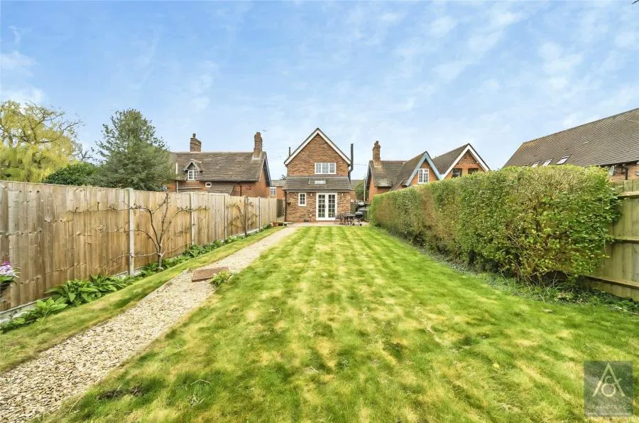 Queen Catherine Road, Steeple Claydon, MK18, photo 12