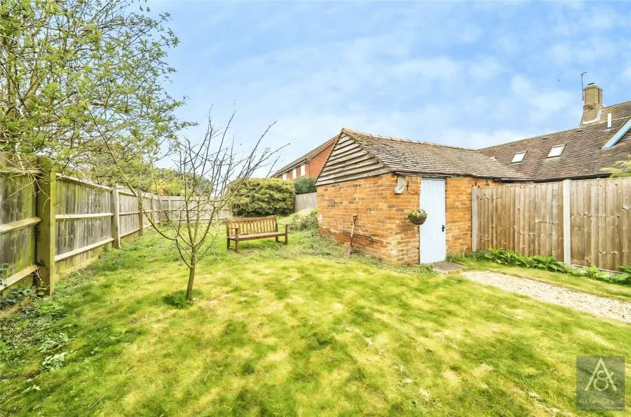 Queen Catherine Road, Steeple Claydon, MK18, photo 21